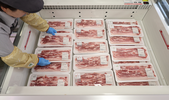 Pork is displayed at a supermarket in Seoul on April 9. [NEWS1]