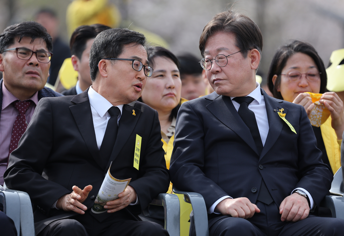 Then-Democratic Party presidential hopeful Lee Jae Myung, right, attends a memorial event for the sinking of the Sewol ferry in Gyeonggi on April 16, 2025. [NEWS1]