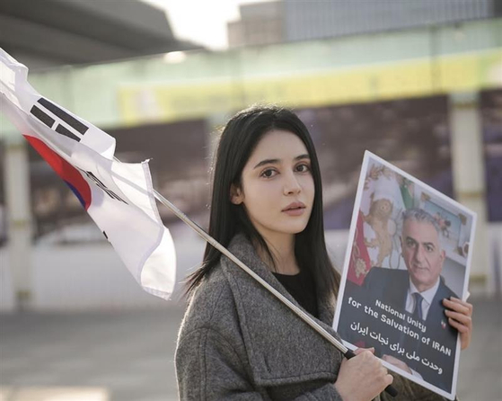 Hoda Niku [SCREEN CAPTURE]