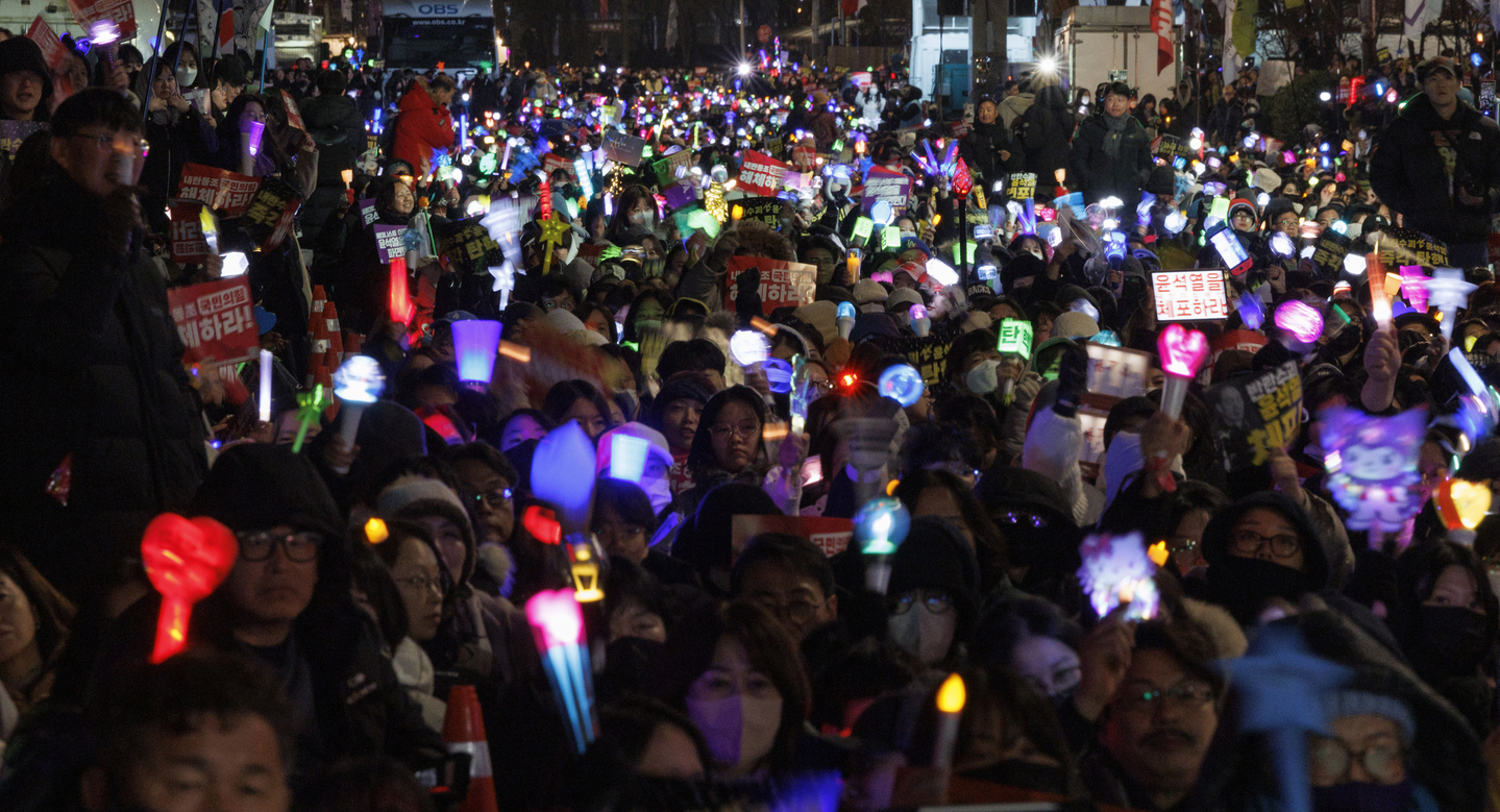 Protesters call for then-President Yoon Suk Yeol's impeachment in front of the National Assembly in Yeouido, western Seoul, on Dec. 11, 2024. [YONHAP]