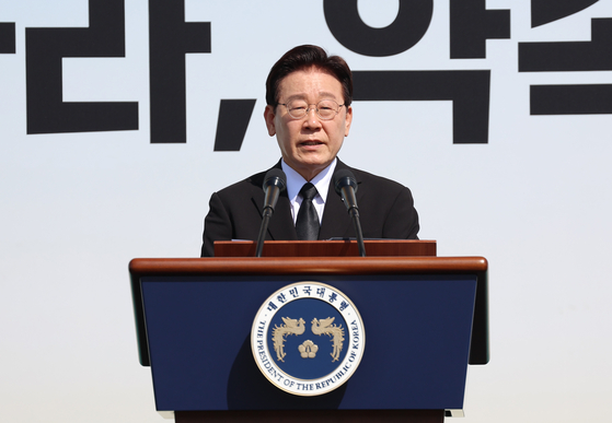 President Lee Jae Myung gives a speech during a memorial event on the 12th anniversary of the Sewol ferry sinking in Ansan, Gyeonggi, on April 16. [YONHAP] 