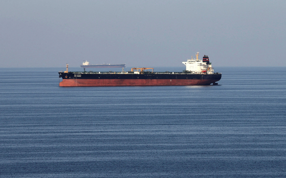 Oil tankers pass through the Strait of Hormuz, December 21, 2018. [REUTERS/YONHAP]
