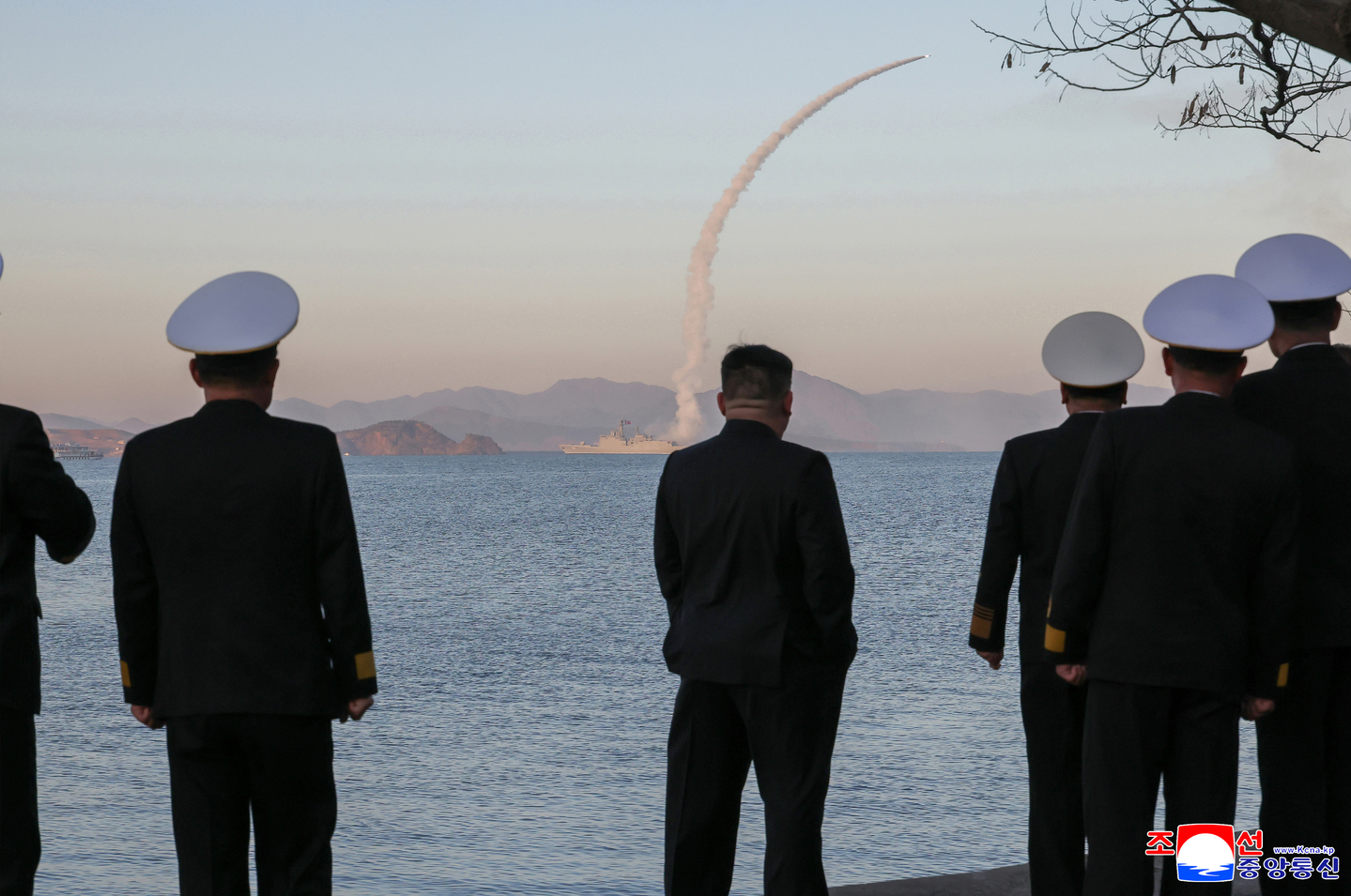 North Korean leader Kim Jong-un oversees test launches of strategic cruise missiles and antiship missiles from the soon-to-be-commissioned destroyer Choe Hyon on April 13 in this photo released by the North's state-controlled Korean Central News Agency the following day. [YONHAP]