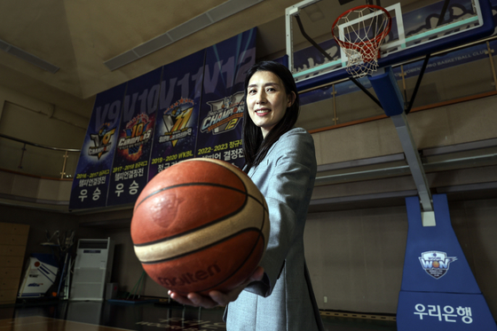 Asan Woori Bank Woori Won head coach Chun Joo-weon poses for a photo during an interview with the JoongAng Ilbo in Seongbuk District, northern Seoul, on April 16. [JOONGANG ILBO]