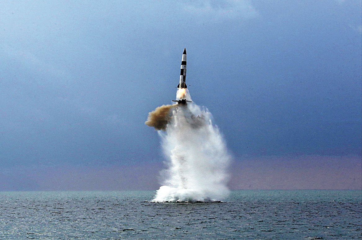 A North Korean missile is launched from underwater on Oct. 19, 2021, in this photo provided by Pyongyang's state-controlled Korean Central News Agency the following day. [YONHAP]