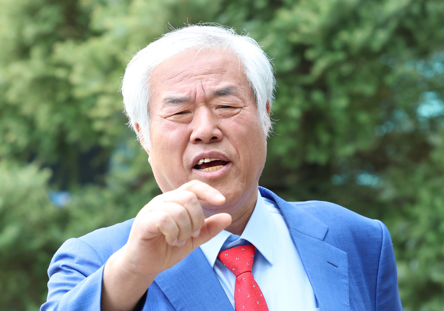 Jeon Kwang-hoon, the head pastor of Sarang Jeil Church, appears for a hearing at the Seoul Northern District Court in Dobong District, northern Seoul, on April 11, 2025. [NEWS1] 