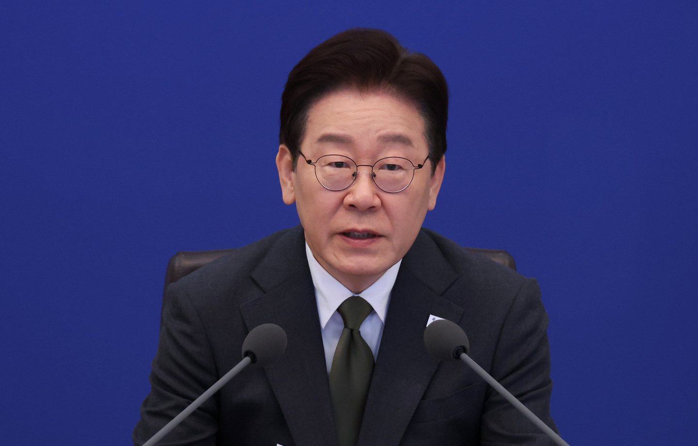 President Lee Jae Myung speaks during a Cabinet meeting at The Blue House in Jongno District, central Seoul, on April 14. [YONHAP] 