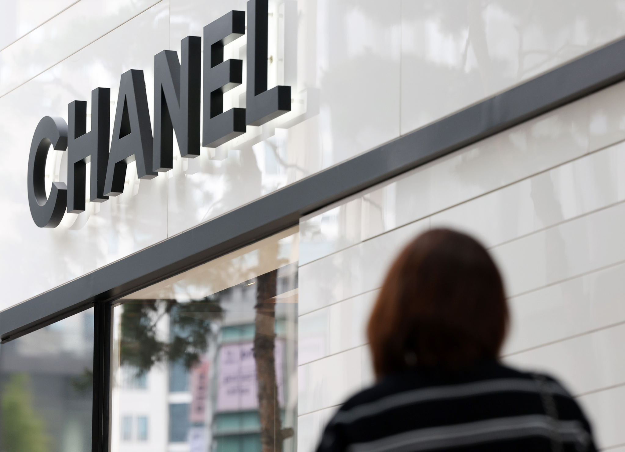 A Chanel boutique in Seoul. [YONHAP]