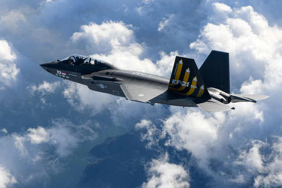 Korea's homegrown fighter jet, the KF-21 Boramae, is seen during a test flight on Nov. 29, 2024. [NEWS1] 