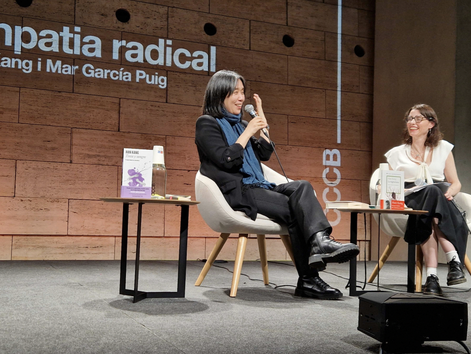 Nobel laureate Han Kang, left, speaks during an event held at the Contemporary Culture Center of Barcelona in Spain on April 21. [MINISTRY OF CULTURE, SPORTS AND TOURISM]