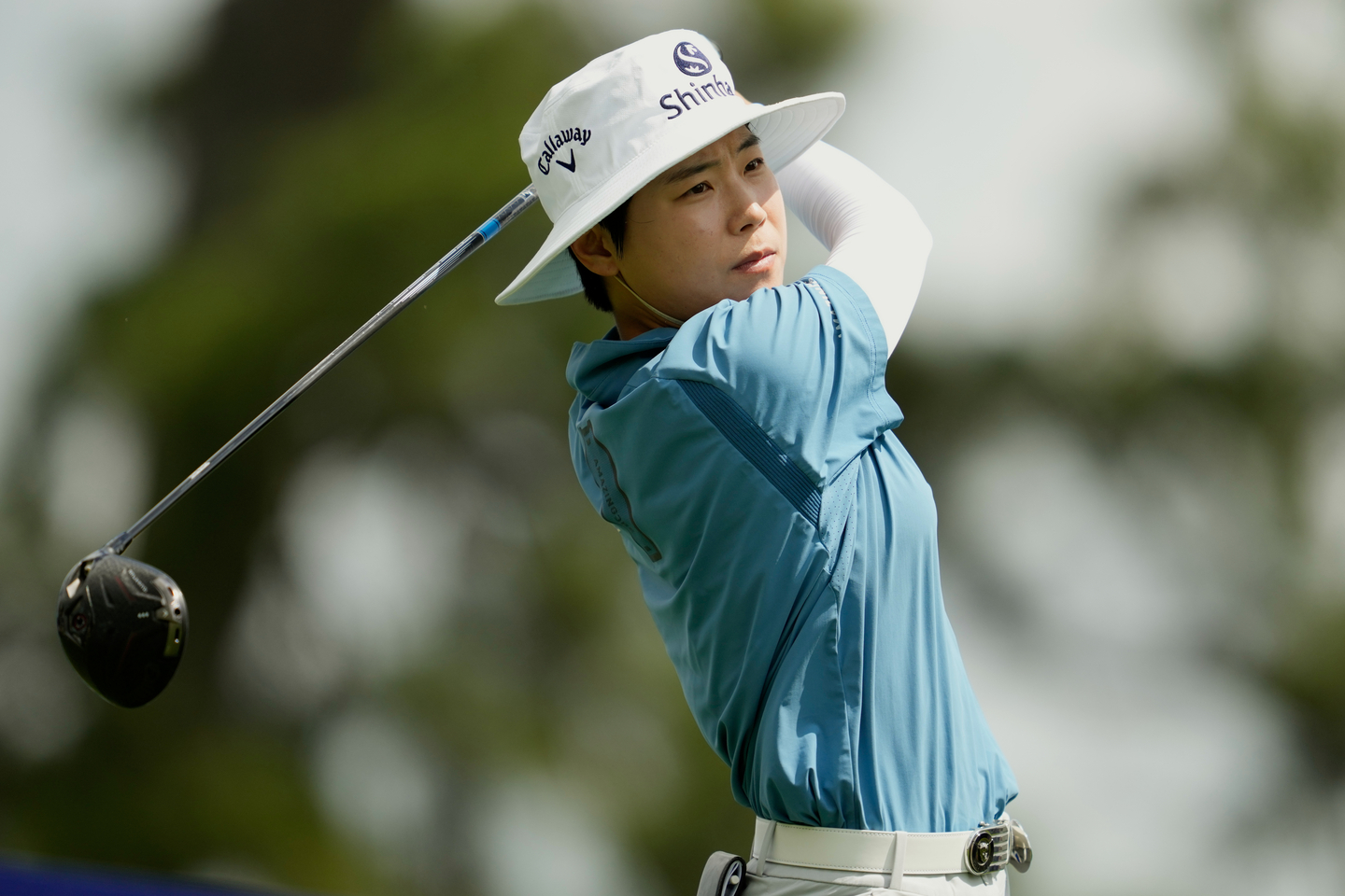 Lee So-mi watches her tee shot on the fourth hole during the first round of the Chevron Championship LPGA golf tournament in Houston on April 23. [AP PHOTO/YONHAP]