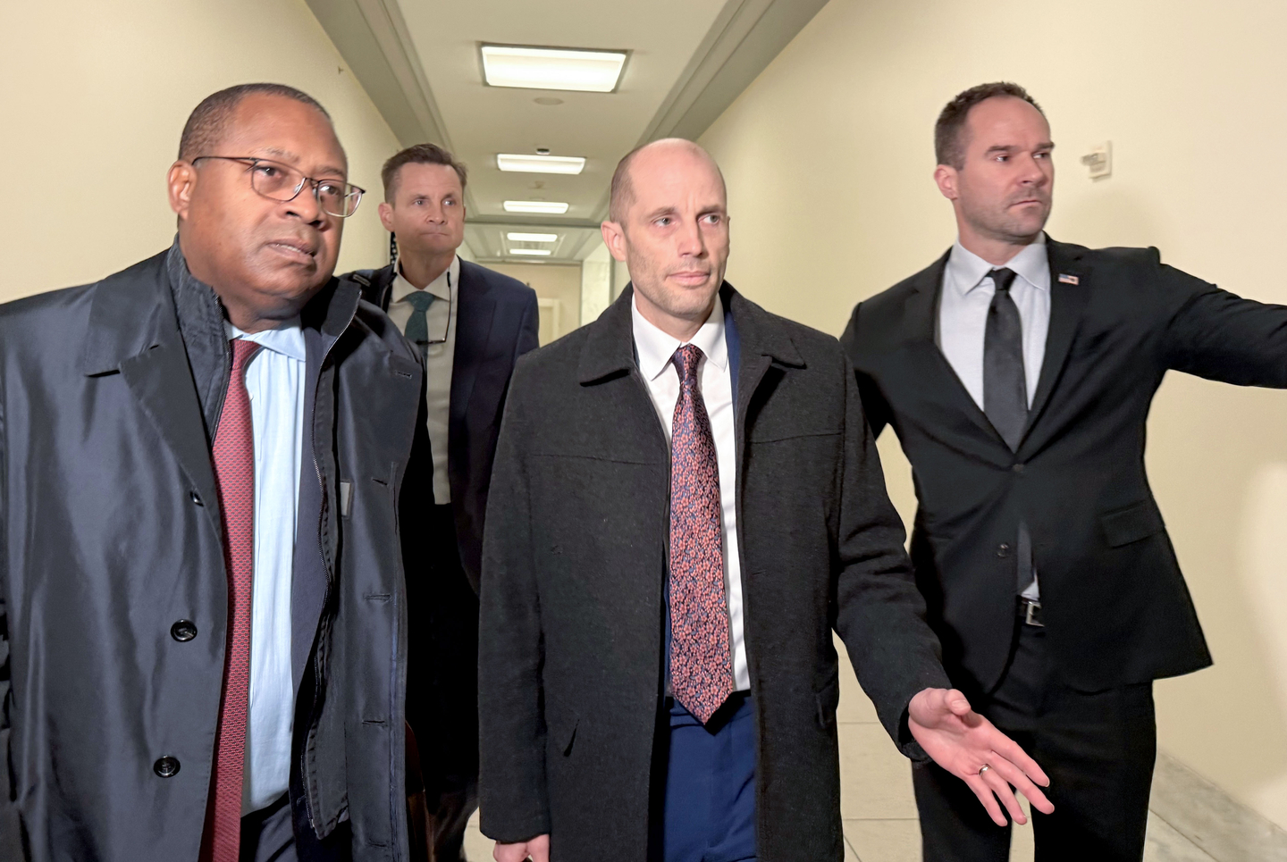 Harold Rogers, interim CEO of e-commerce giant Coupang in Korea, center, walks to a hearing by the House of Representatives at the Capitol in Washington on Feb. 23. [YONHAP] 