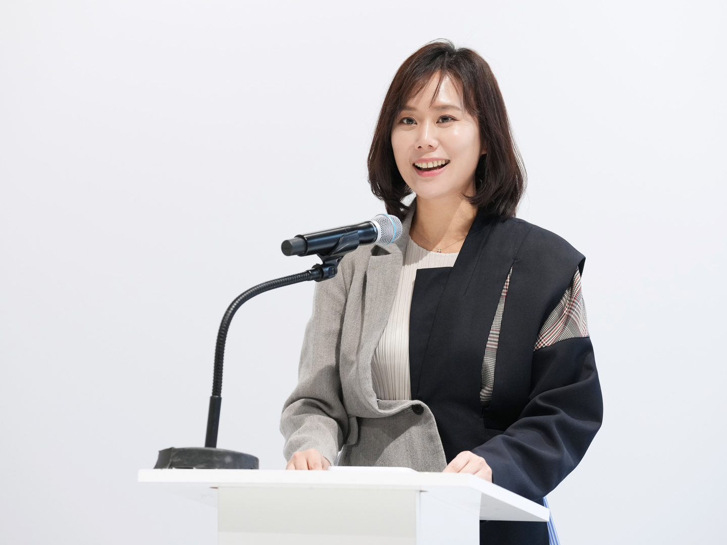 Airbnb Korea country manager Seo Ga-yeon speaks during a press conference held in Seongdong District, eastern Seoul, on April 28. [AIRBNB]