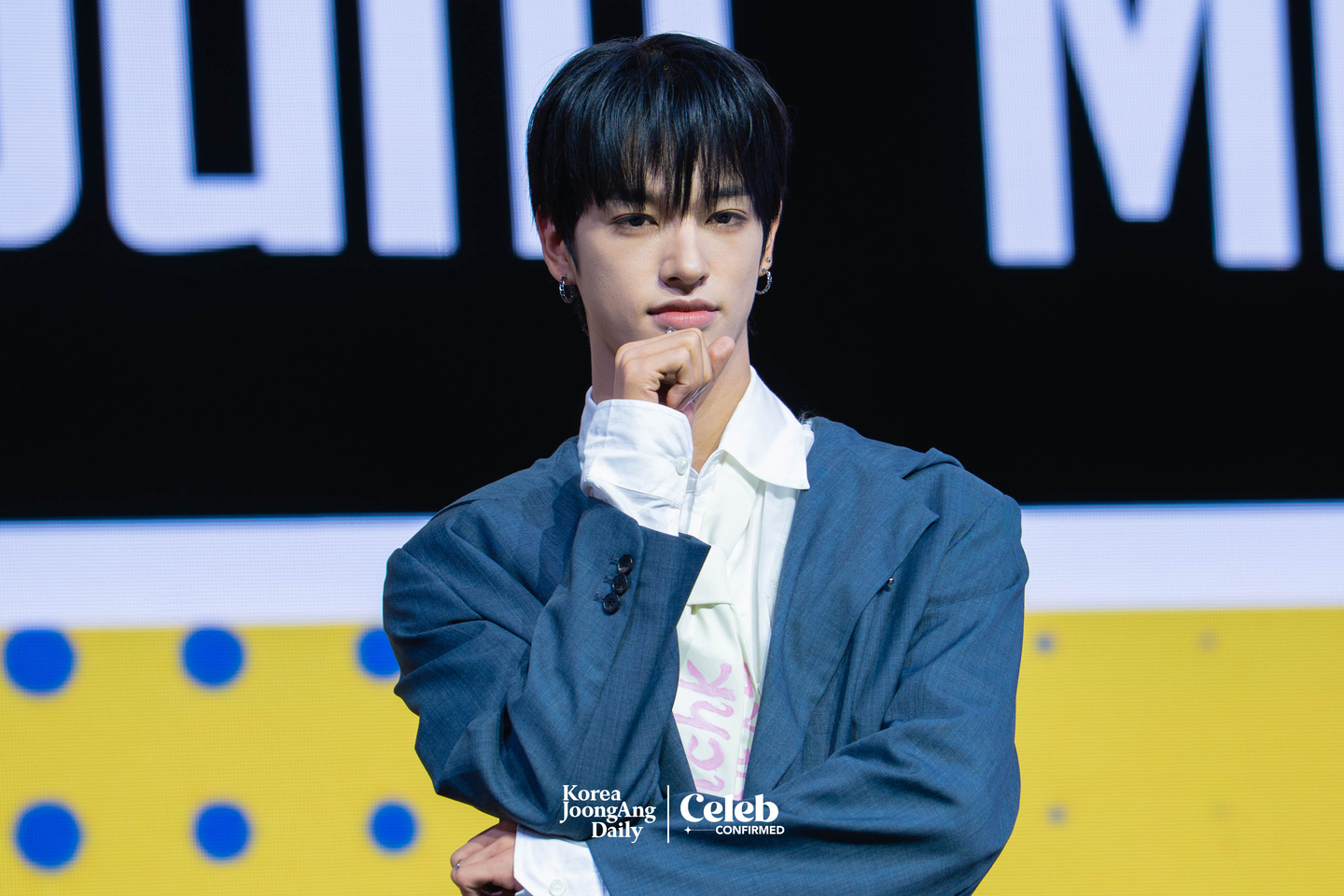 NEXZ’s Seita poses for photos during a showcase for the release of the group’s second single “Mmchk” at Blue Square in central Seoul on April 27. [DANIELA GONZALEZ PEREZ]