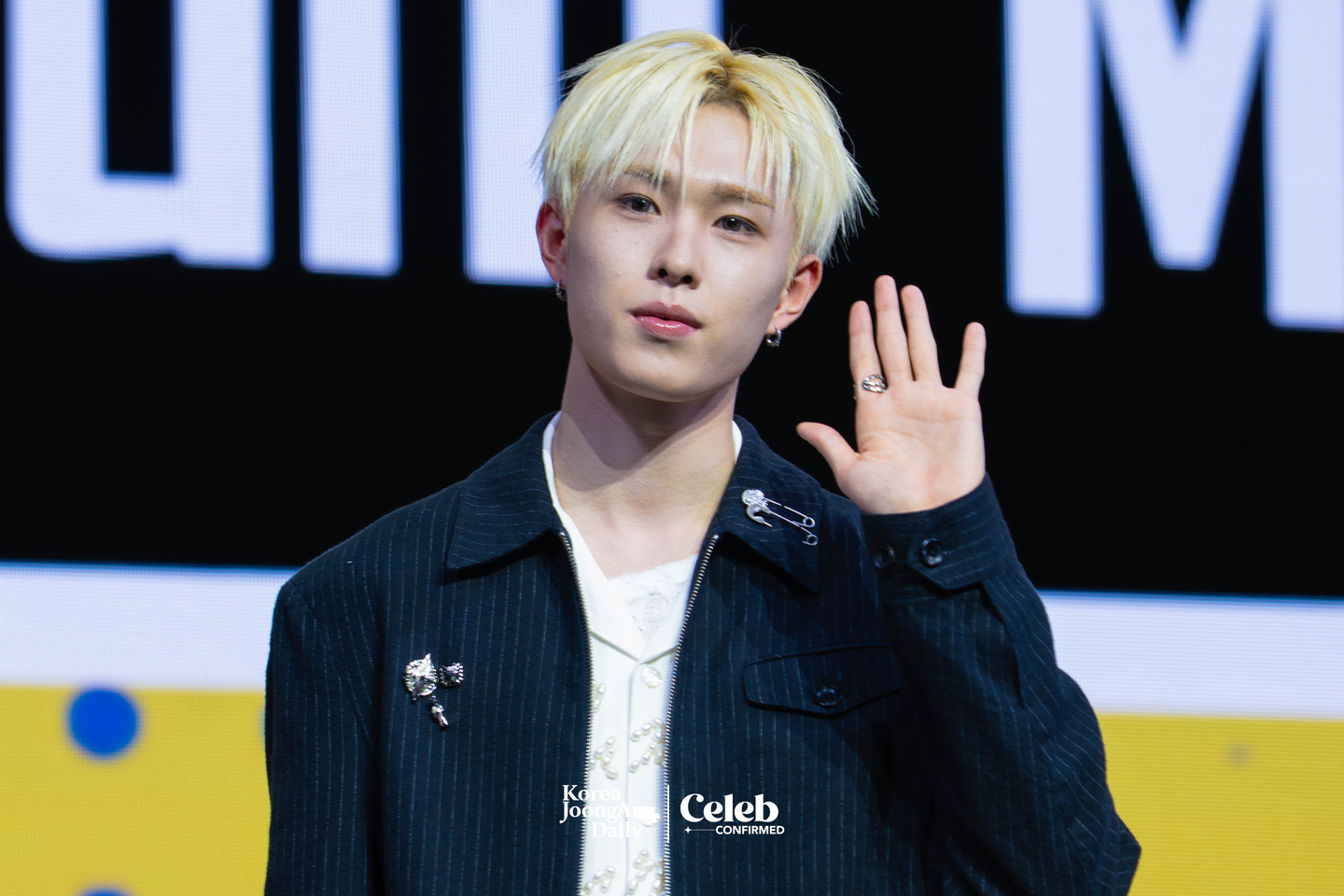 NEXZ’s Hyui poses for photos during a showcase for the release of the group’s second single “Mmchk” at Blue Square in central Seoul on April 27. [DANIELA GONZALEZ PEREZ]
