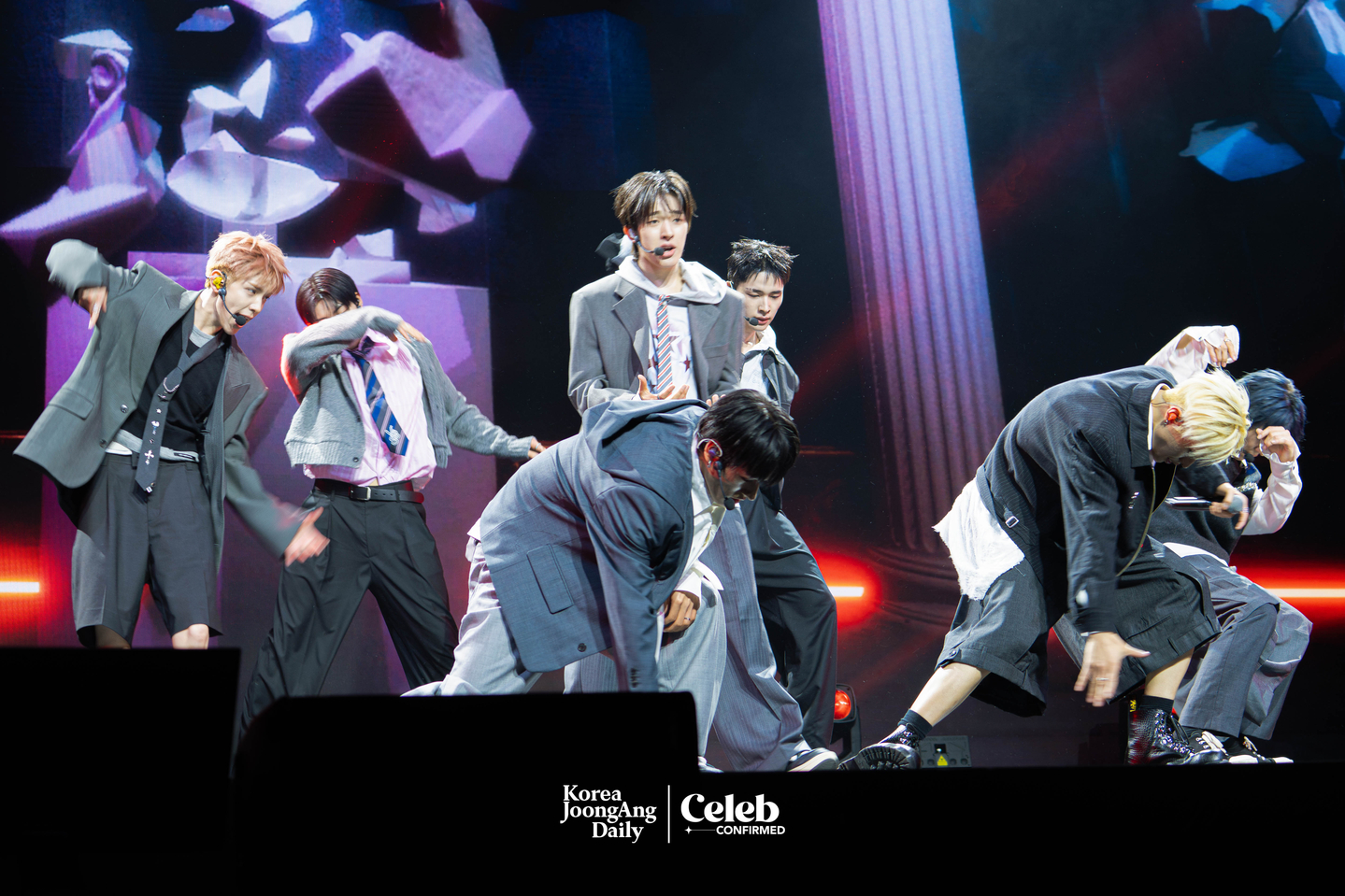 Boy band NEXZ performs the lead track “Mmchk” during a showcase for the release of its second single “Mmchk” at Blue Square in central Seoul on April 27. [DANIELA GONZALEZ PEREZ]