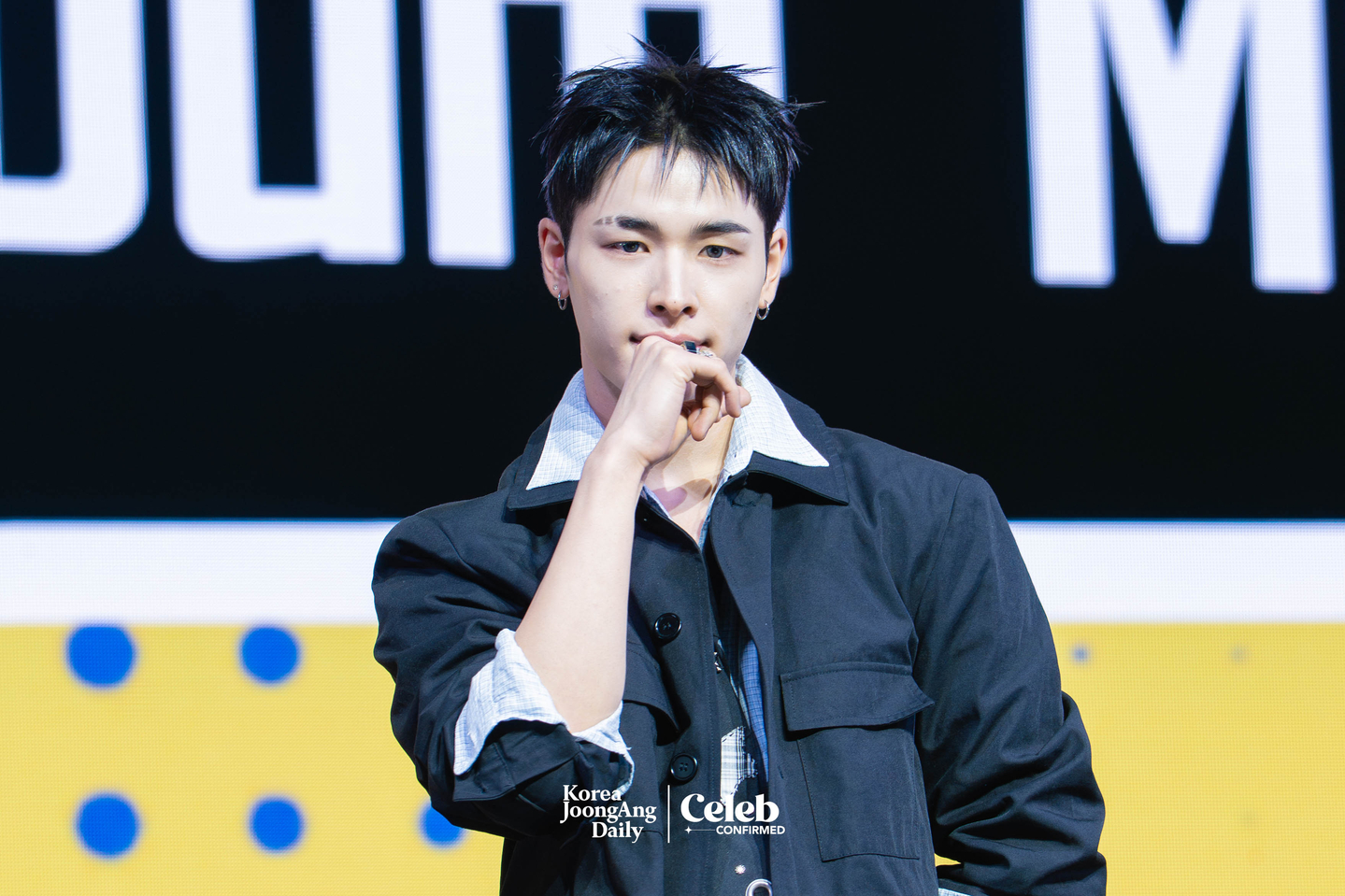 NEXZ’s Haru poses for photos during a showcase for the release of the group’s second single “Mmchk” at Blue Square in central Seoul on April 27. [DANIELA GONZALEZ PEREZ]
