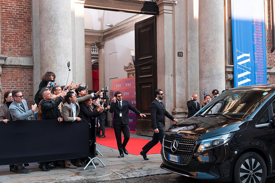Various Mercedes cars are featured in ″The Devil Wears Prada 2.″ [MERCEDES-BENZ KOREA]