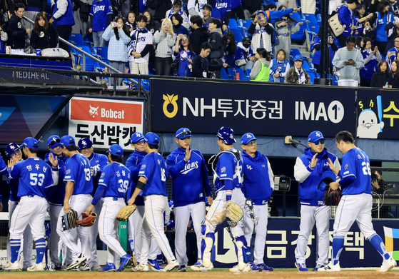 Samsung Lions after winning against the Doosan Bears at Jamsil Baseball Stadium in southern Seoul on April 28 [NEWS1] 