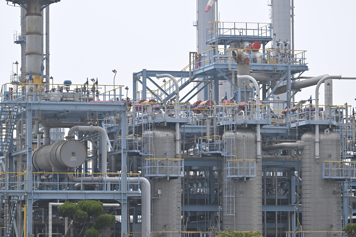 A naphtha cracking facility at Yeochun NCC in Yeosu, Incheon, is shown in this photo taken on April 1. [YONHAP] 
