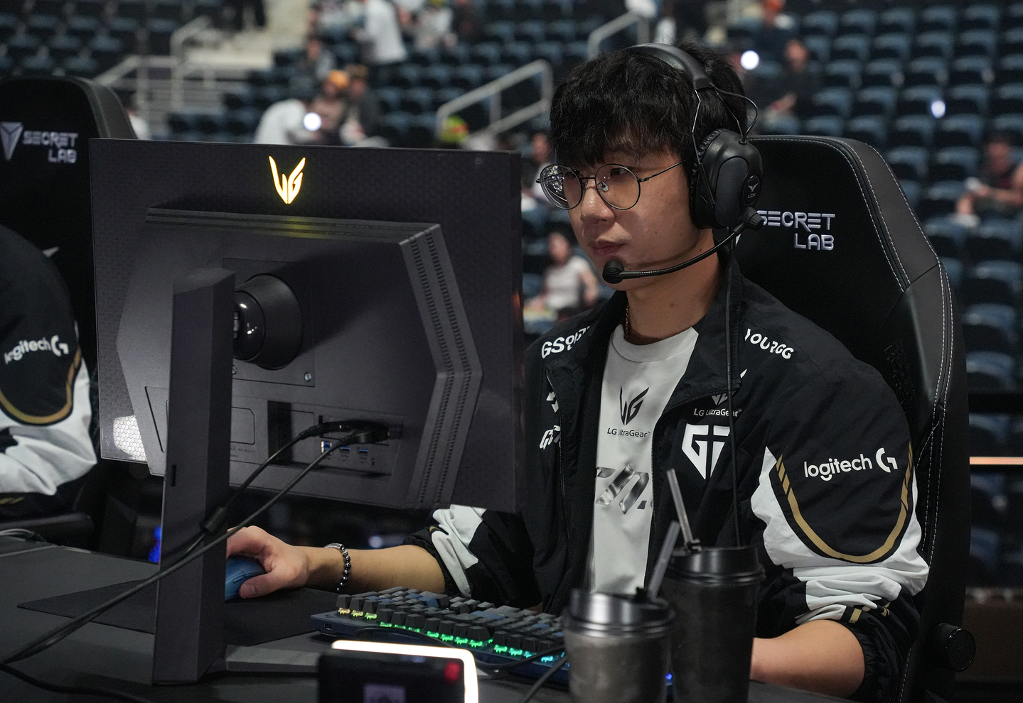 Esports player Park Jae-hyuk of Gen.G, known as Ruler, checks his equipment before the start of the 2025 LCK finals at Inspire Arena in Incheon, on Sept. 28, 2025. [YONHAP]